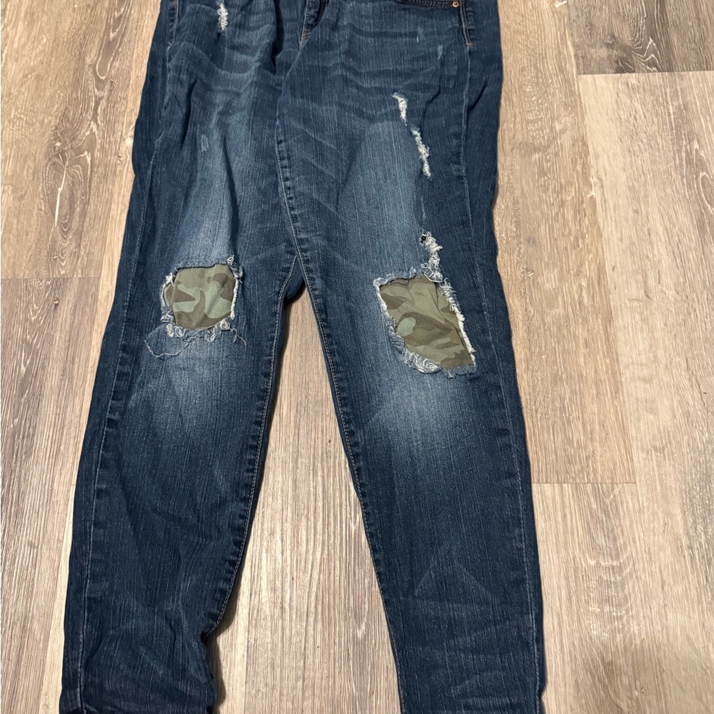 Womens Distressed Blue Jeans